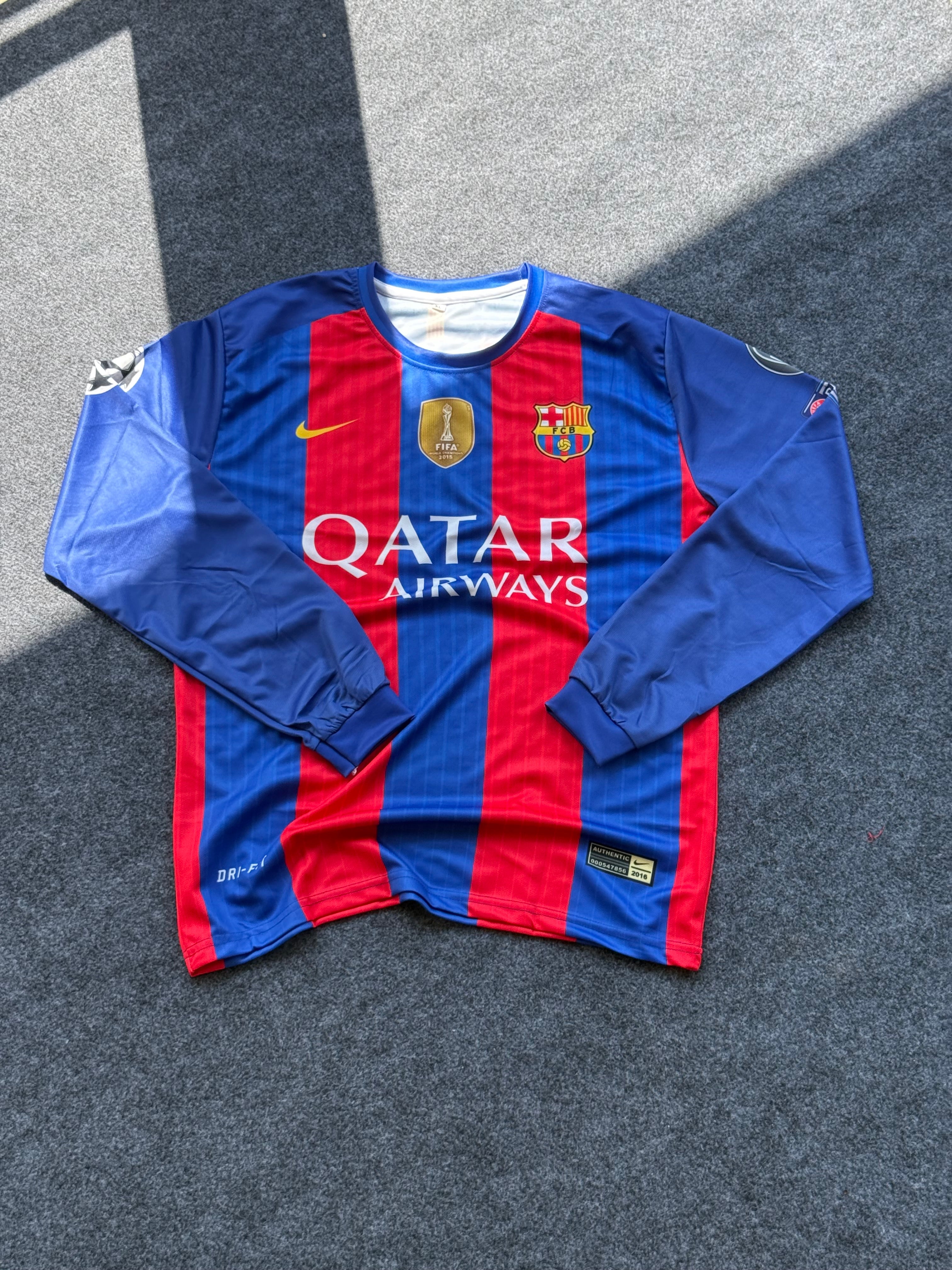 FC Barcelona 2016-17 home kit .