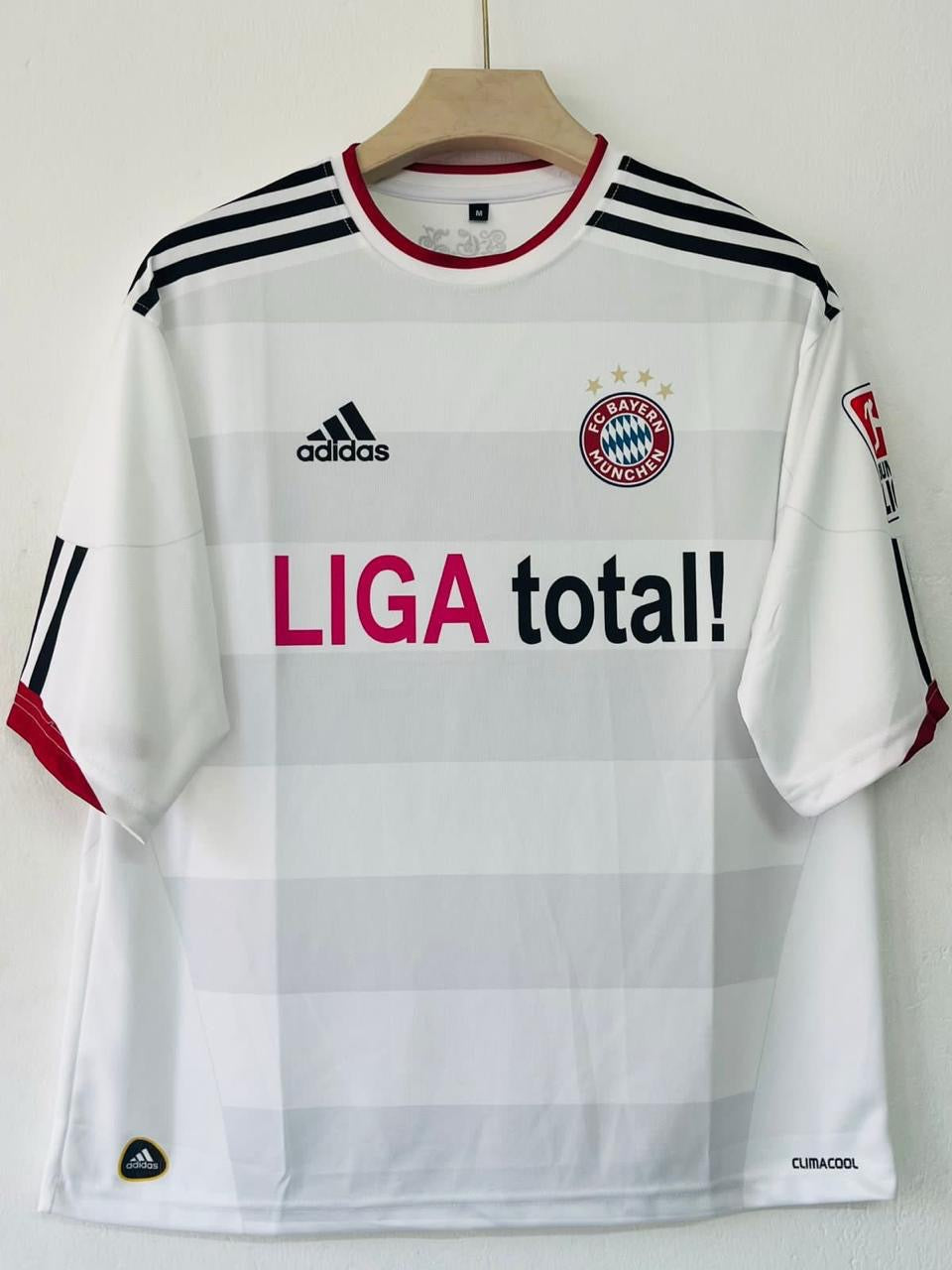 Adidas 2010-11 Bayern Munich away