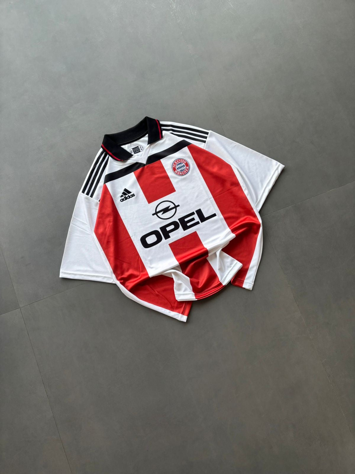 Adidas Bayern Munich 2000-2001 away