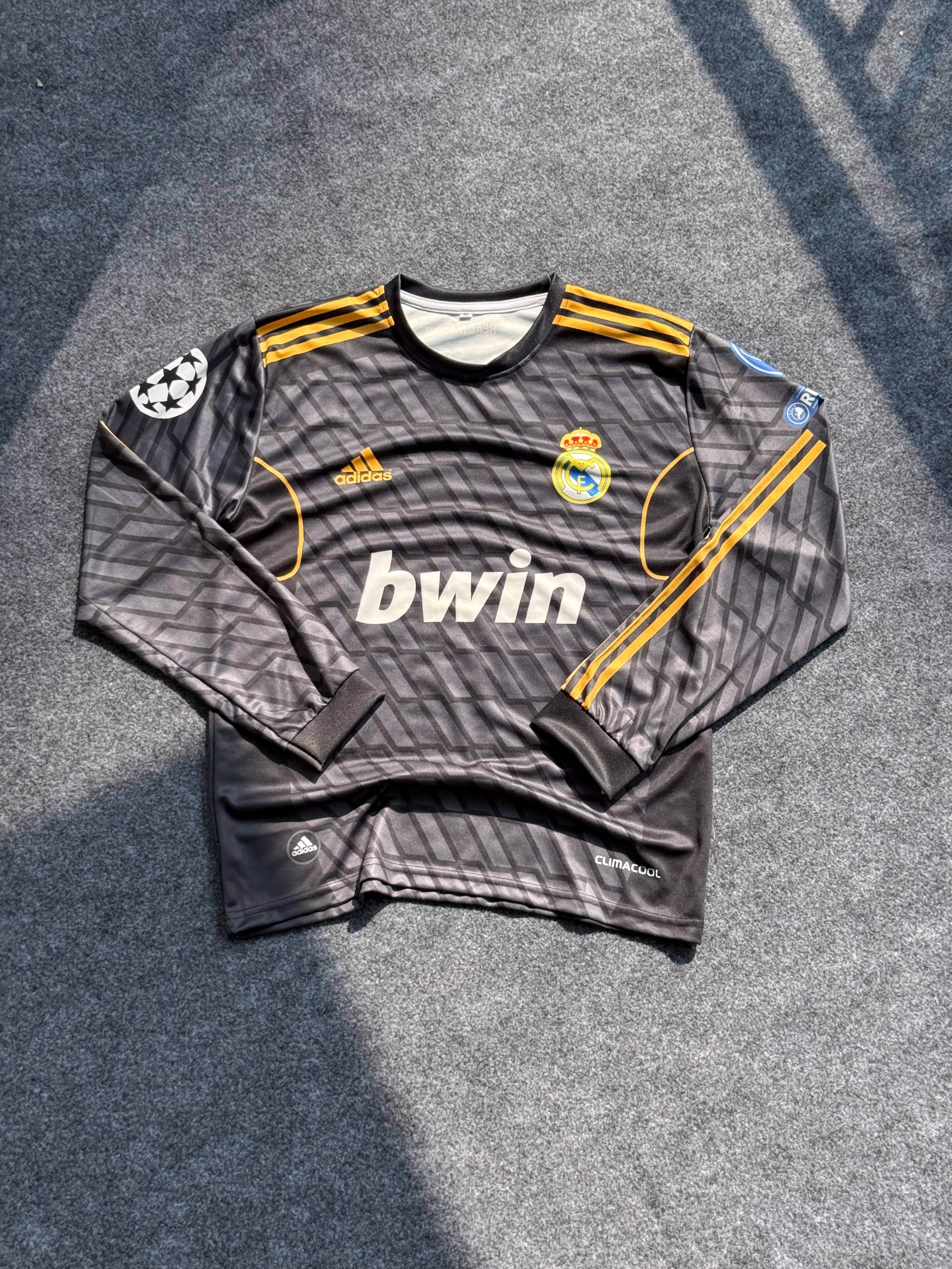 Adidas Real Madrid 2011-12 away long-sleeve football jersey