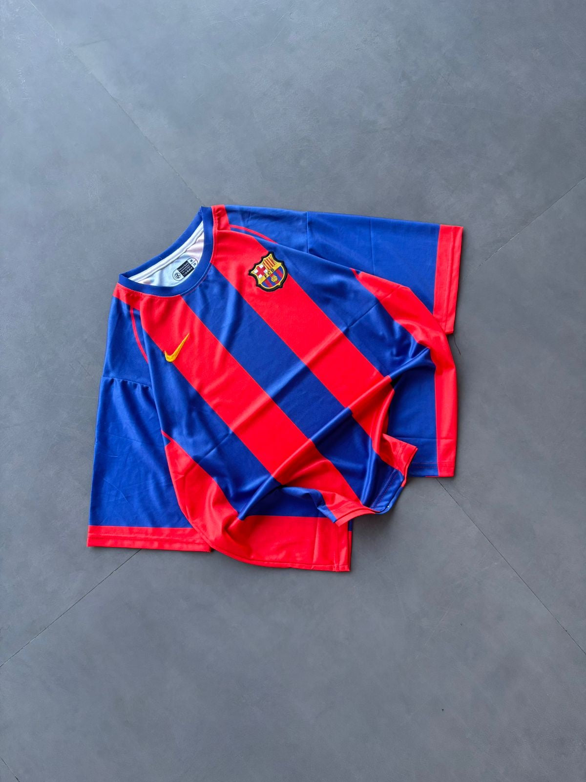 FC Barcelona 2004-05 – Jersey Orbit