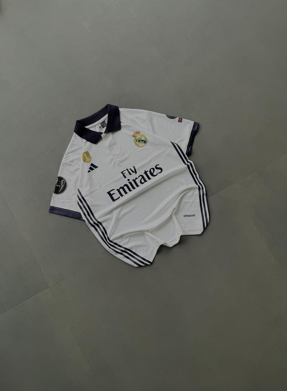 Real Madrid 2016-17  home jersey.
